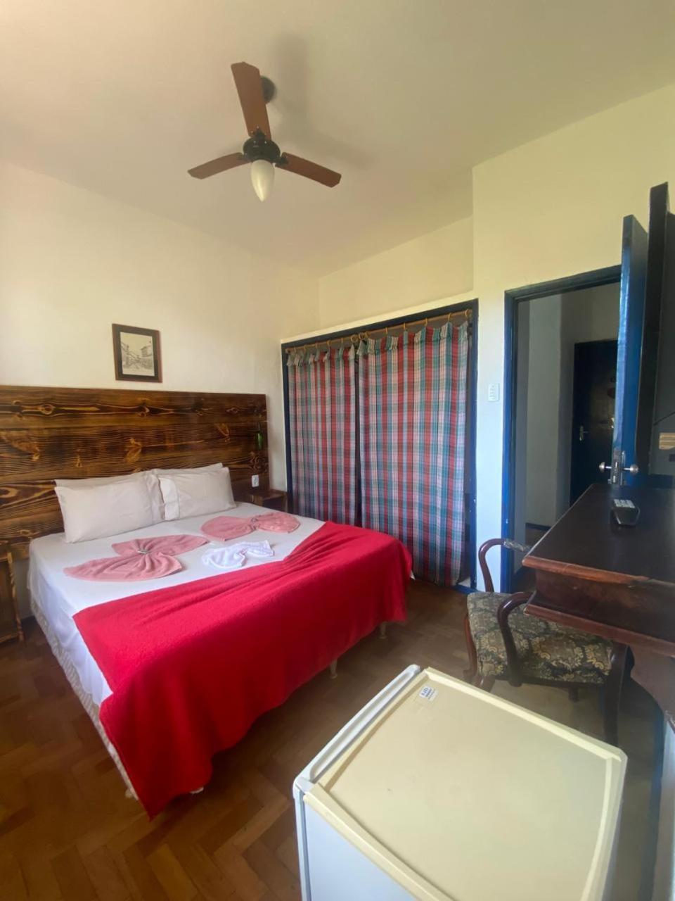 Hotel Miguel Pereira Bagian luar foto