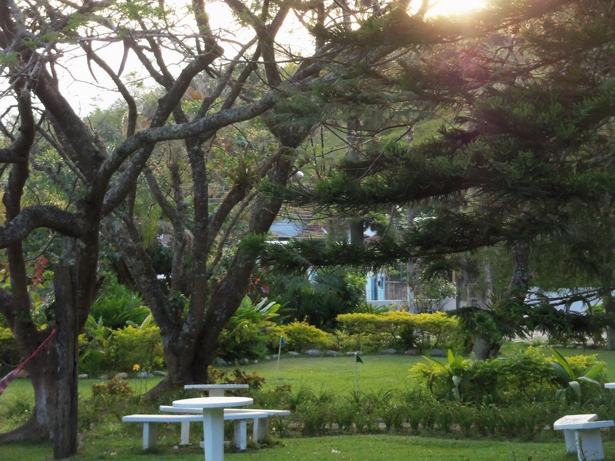 Hotel Miguel Pereira Bagian luar foto