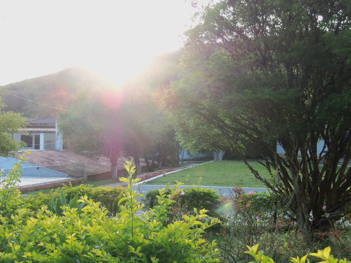 Hotel Miguel Pereira Bagian luar foto