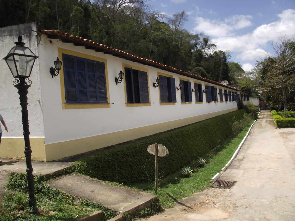 Hotel Miguel Pereira Bagian luar foto