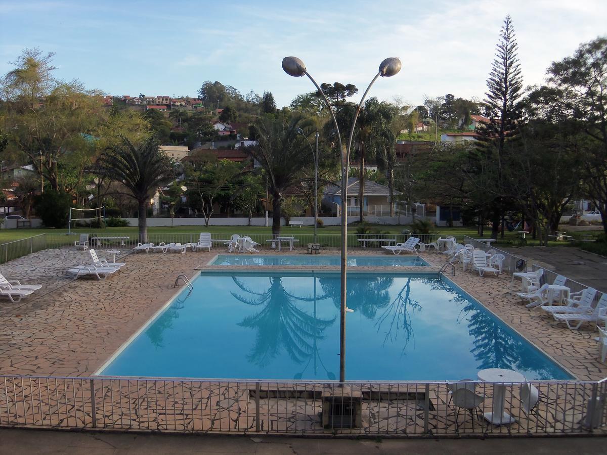 Hotel Miguel Pereira Bagian luar foto